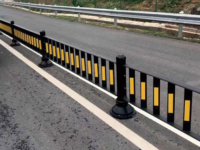 哪裏有防眩闆護(hu)欄(lan)