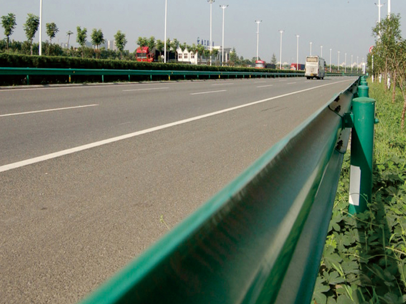 波(bo)紋(wen)闆(ban)護欄