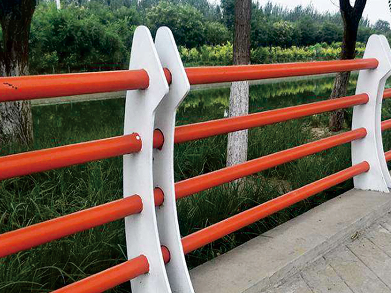 橋(qiao)樑不鏽(xiu)鋼護(hu)欄(lan)