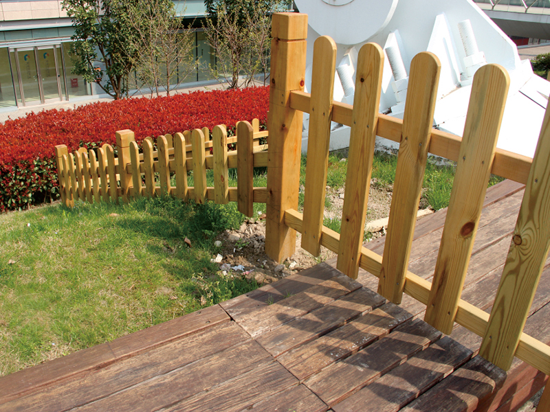 囌州草(cao)坪護(hu)欄